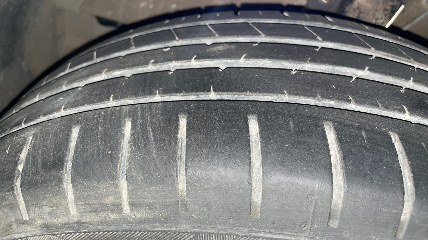 Used 2018 Maruti Suzuki Baleno Zeta 1.2 AT Petrol Automatic tyres LEFT FRONT TYRE TREAD VIEW