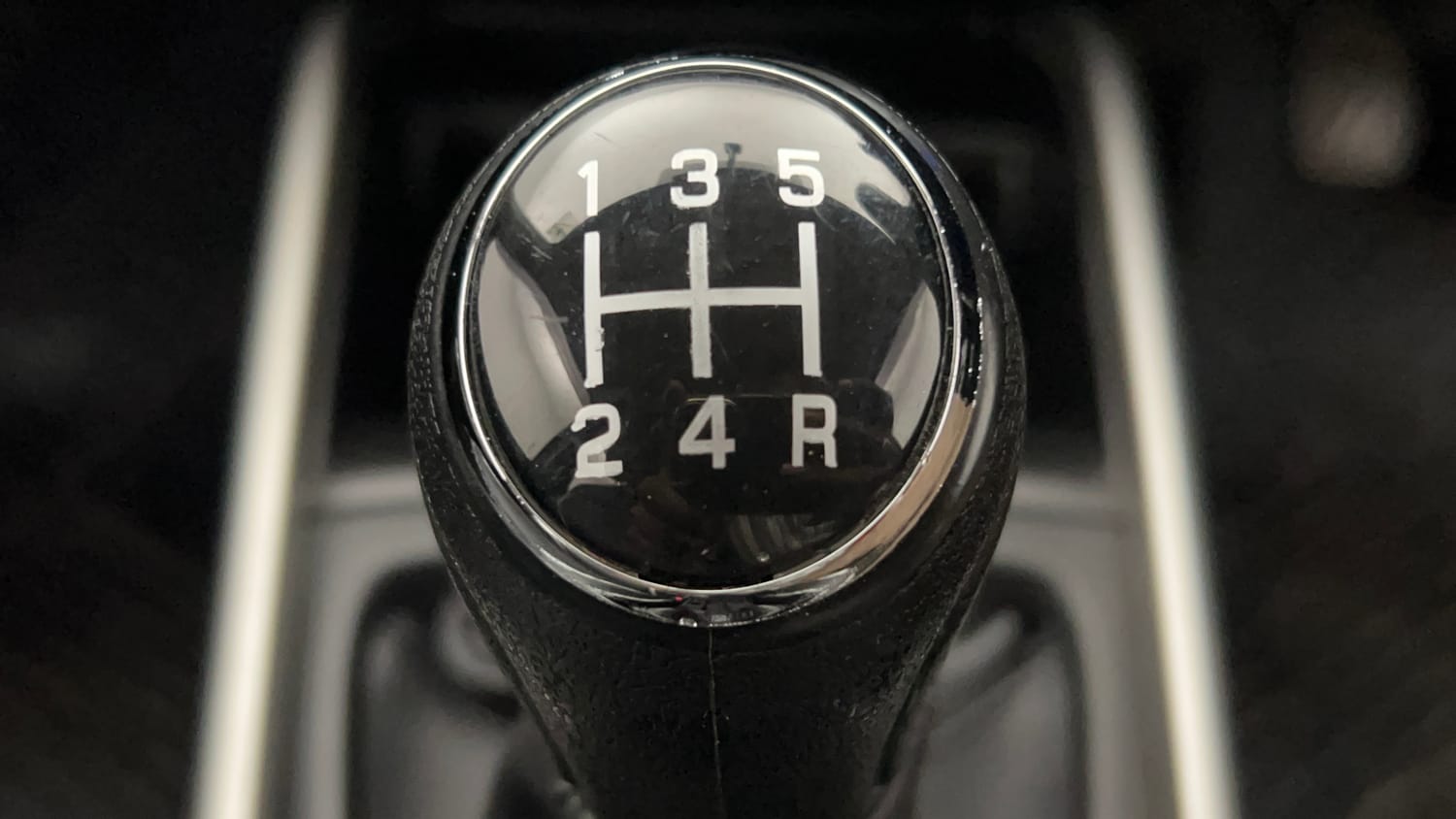 Used 2018 Maruti Suzuki Baleno Delta 1.2 Petrol Manual interior GEAR  KNOB VIEW