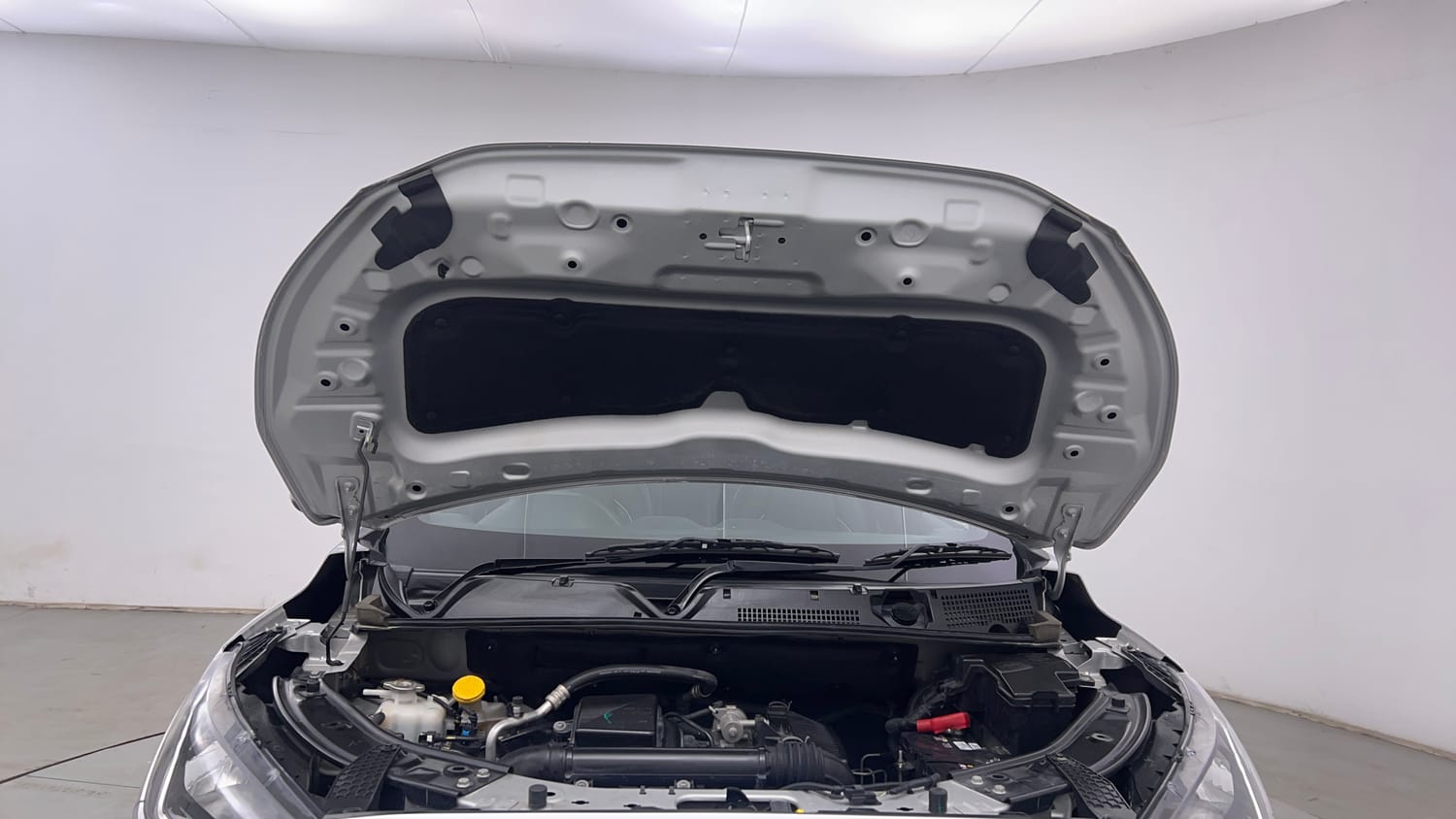Used 2023 Nissan Magnite XV Petrol Manual engine ENGINE & BONNET OPEN FRONT VIEW