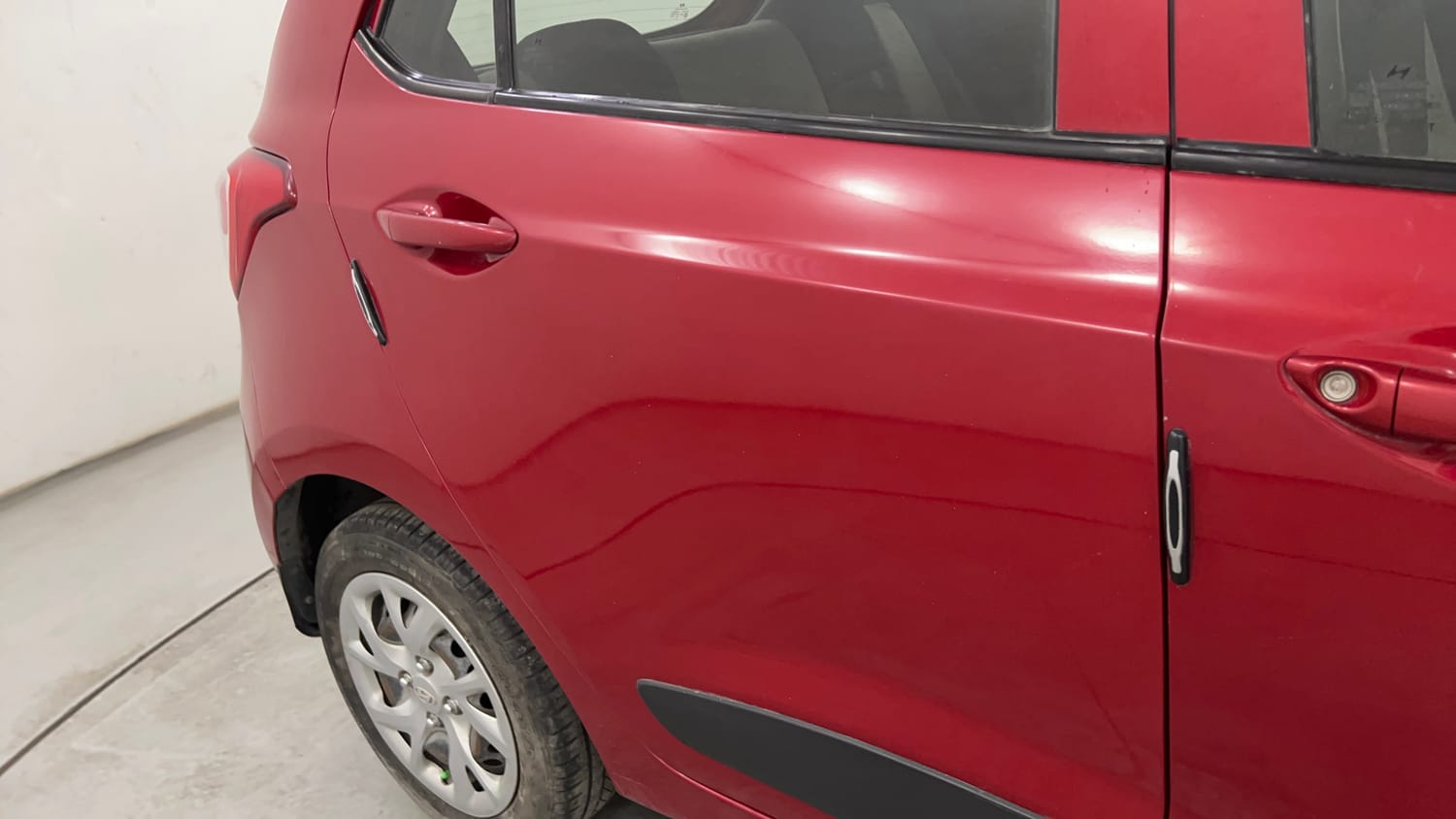 Used 2017 Hyundai Grand i10 Sportz (O) 1.2 Kappa VTVT Petrol Manual dents MINOR SCRATCH