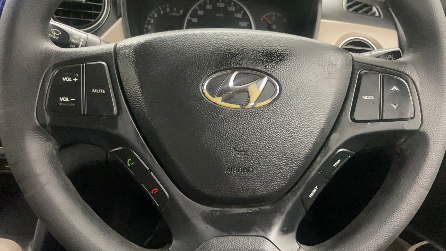Used 2016 Hyundai Grand i10 Sportz 1.2 Kappa VTVT Petrol Manual top_features Steering mounted controls