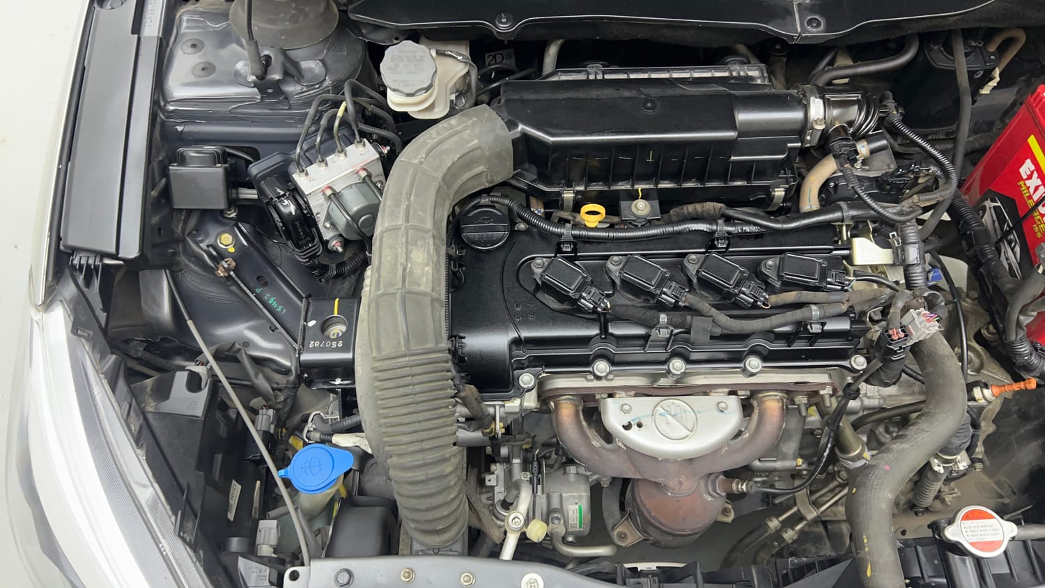 Used 2018 Maruti Suzuki Ciaz Alpha Hybrid 1.5 AT Petrol Automatic engine ENGINE RIGHT SIDE VIEW
