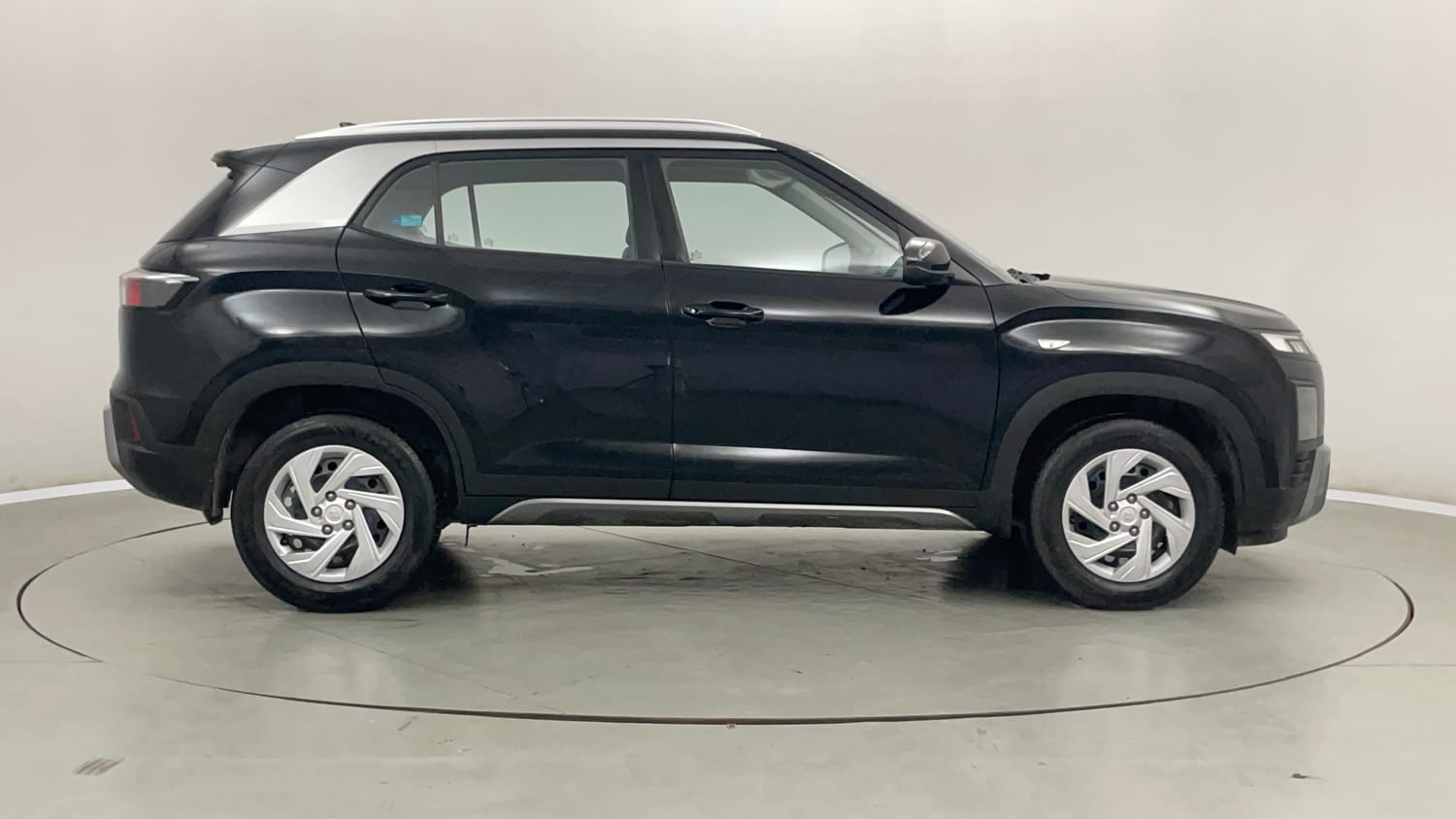 Used 2024 Hyundai Creta 1.5 MPi Petrol MT EX Petrol Manual exterior RIGHT SIDE VIEW