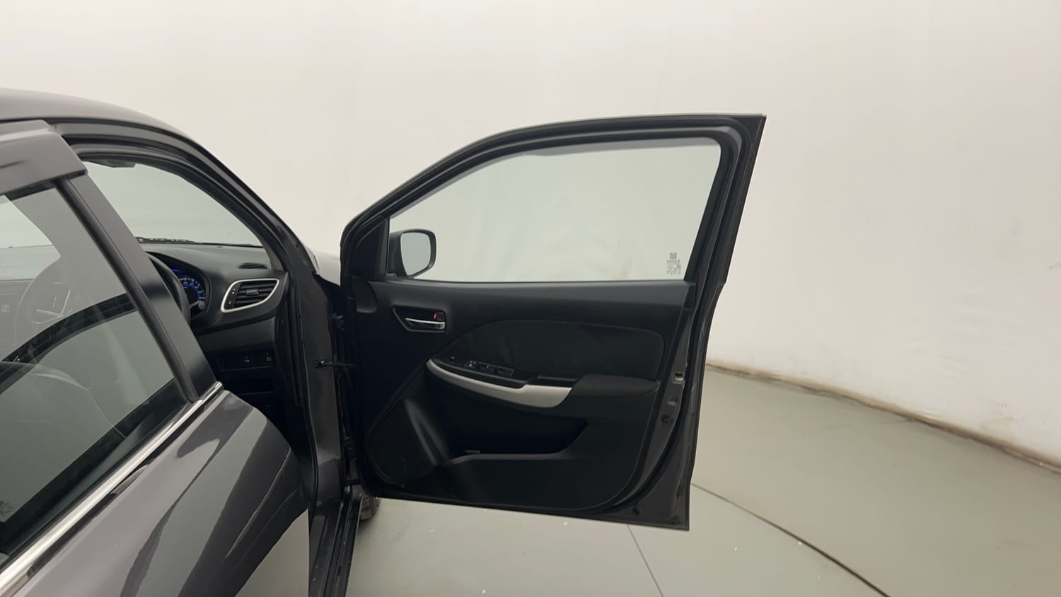 Used 2018 Maruti Suzuki Baleno Delta 1.2 Petrol Manual interior RIGHT FRONT DOOR OPEN VIEW