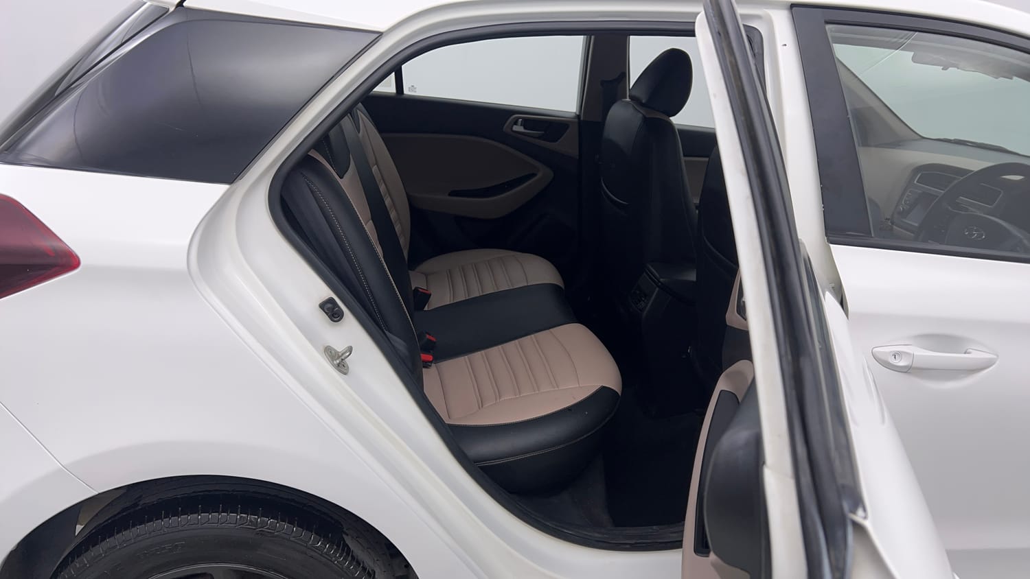 Used 2019 Hyundai Elite i20 Sportz 1.2 Petrol Manual interior RIGHT SIDE REAR DOOR CABIN VIEW
