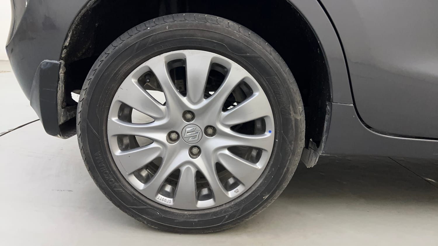 Used 2018 Maruti Suzuki Baleno Alpha 1.2 Petrol Manual tyres RIGHT REAR TYRE RIM VIEW