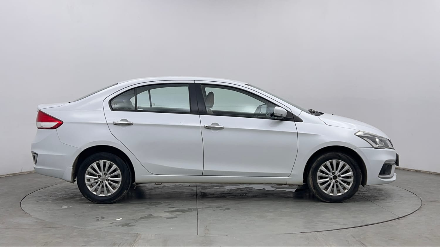 Used 2019 Maruti Suzuki Ciaz Delta Hybrid 1.5 Petrol Manual exterior RIGHT SIDE VIEW