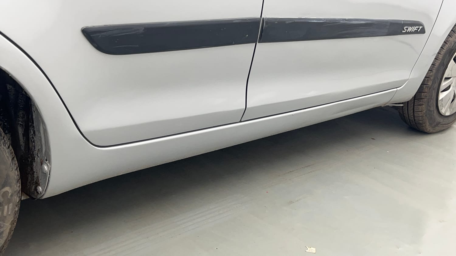 Used 2013 Maruti Suzuki Swift VXi Petrol Manual dents MINOR DENT