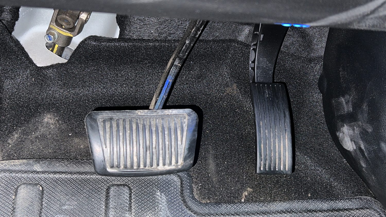 Used 2023 Hyundai i20 Asta (O) 1.2 IVT Petrol Automatic interior PEDALS VIEW