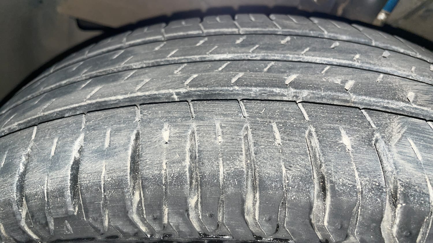 Used 2023 Maruti Suzuki Swift ZXi AMT Petrol Automatic tyres LEFT FRONT TYRE TREAD VIEW