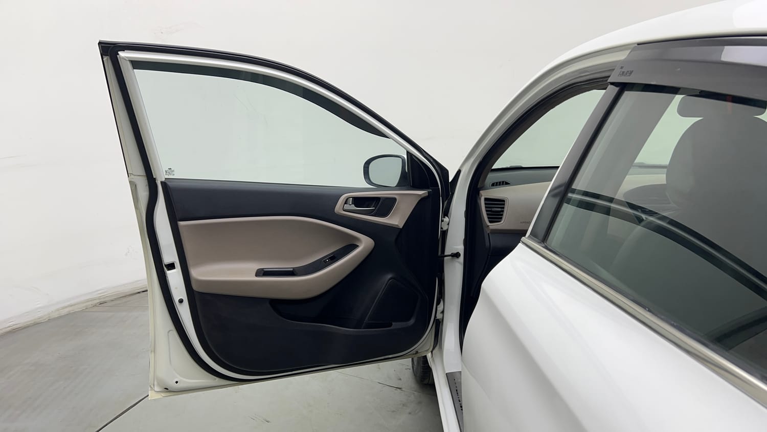 Used 2015 Hyundai Elite i20 Asta 1.2 Petrol Manual interior LEFT FRONT DOOR OPEN VIEW
