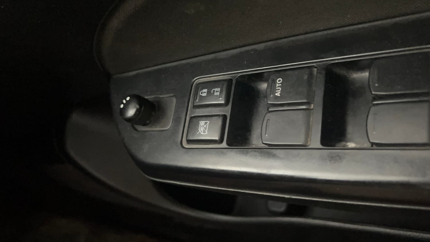 Used 2013 Maruti Suzuki Swift VXi Petrol Manual top_features Adjustable ORVM