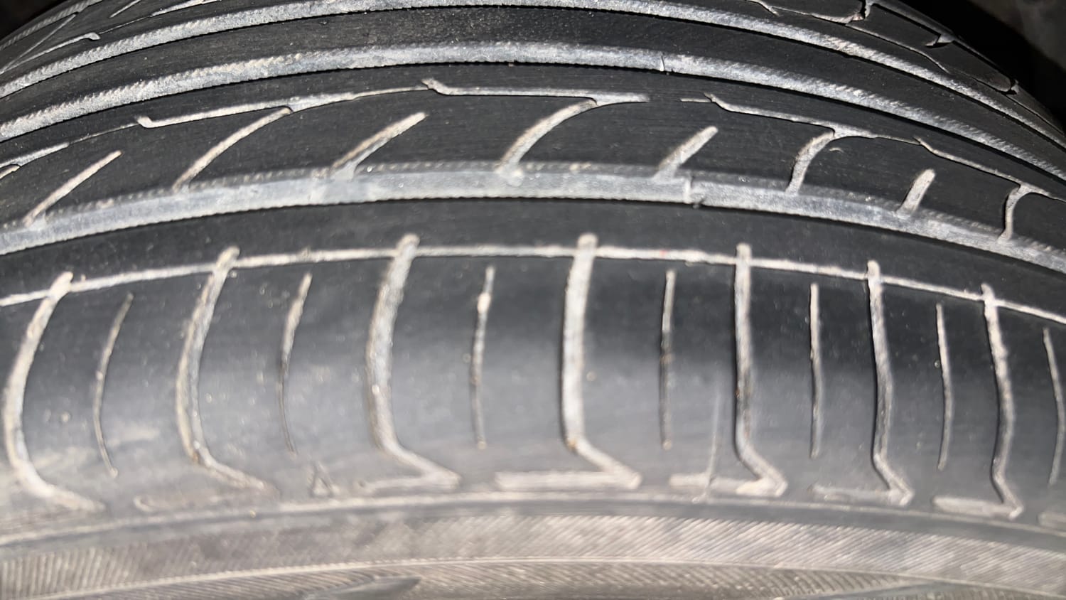 Used 2018 Maruti Suzuki Baleno Alpha 1.2 Petrol Manual tyres RIGHT FRONT TYRE TREAD VIEW