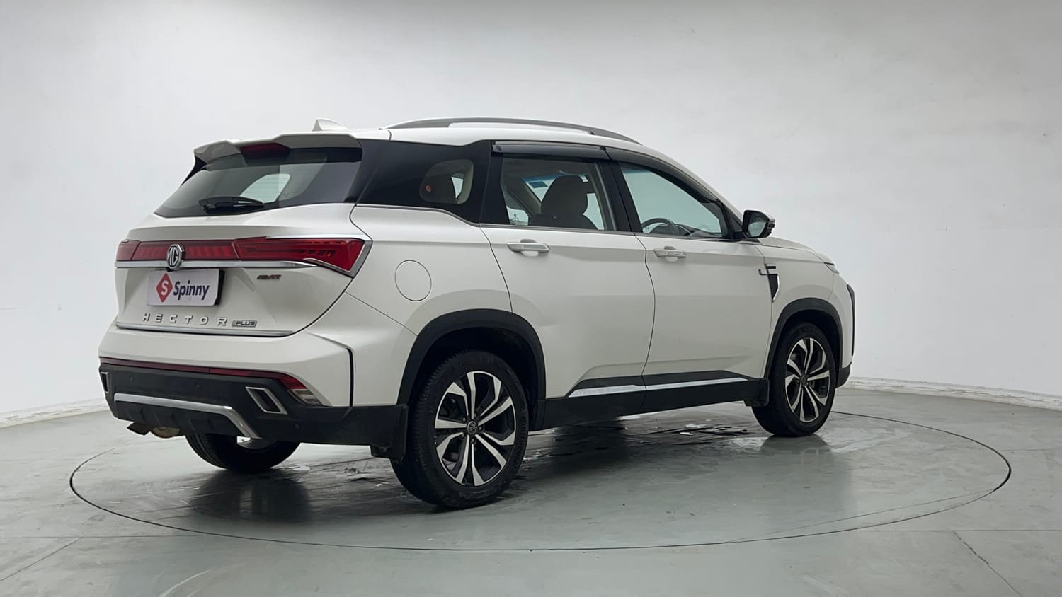 Used 2023 MG Motors Hector Plus Savvy Pro 1.5 Turbo Petrol CVT 6 STR Petrol Automatic exterior RIGHT REAR CORNER VIEW