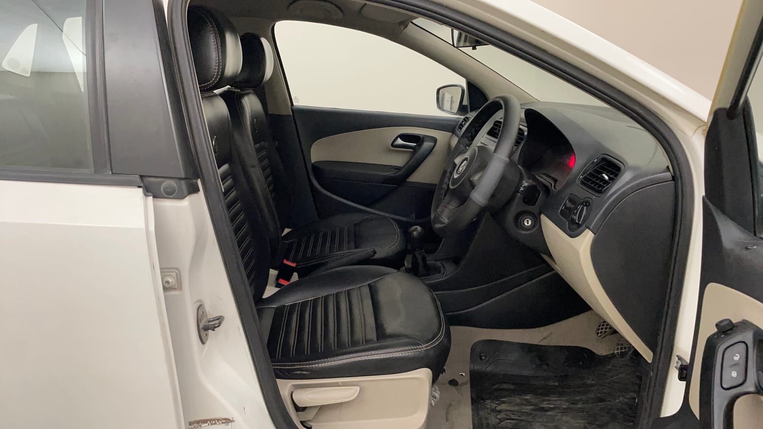 Used 2014 Volkswagen Polo Comfortline 1.2L (D) Diesel Manual interior RIGHT SIDE FRONT DOOR CABIN VIEW