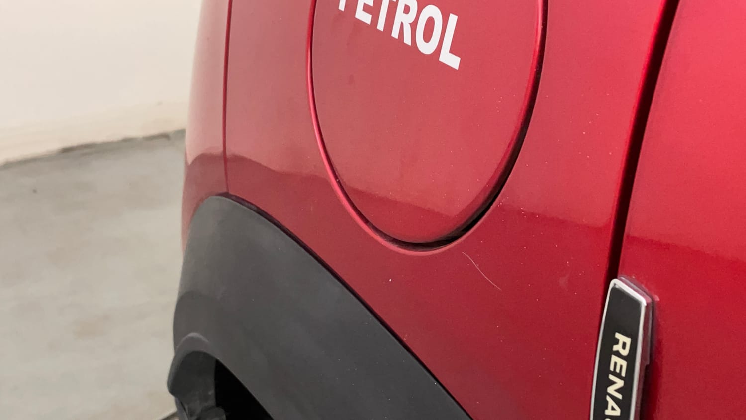 Used 2023 Renault Kiger RXT MT Petrol Manual dents MINOR SCRATCH