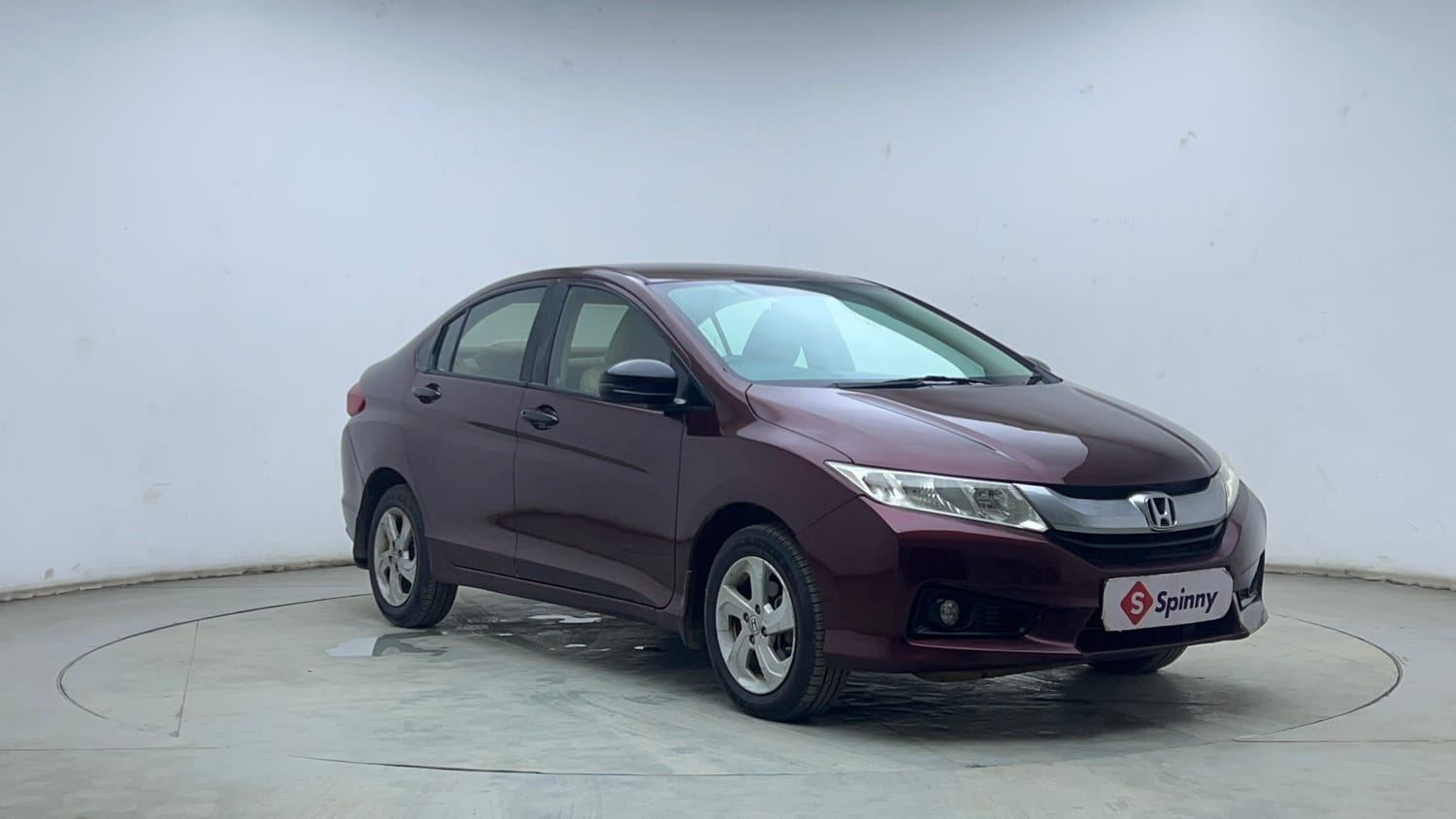 Used 2015 Honda City V Petrol Manual exterior RIGHT FRONT CORNER VIEW