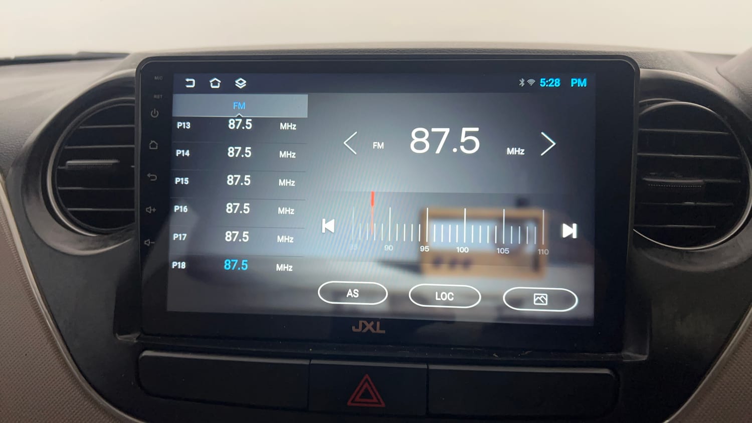 Used 2019 Hyundai Xcent S Petrol Manual top_features Integrated (in-dash) music system