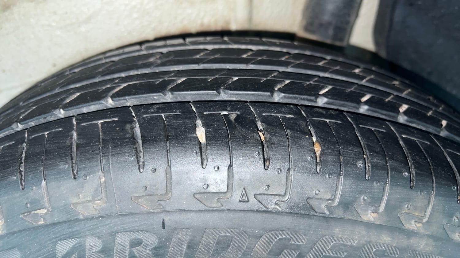 Used 2025 Maruti Suzuki Ignis Alpha 1.2 AMT Petrol Automatic tyres LEFT REAR TYRE TREAD VIEW