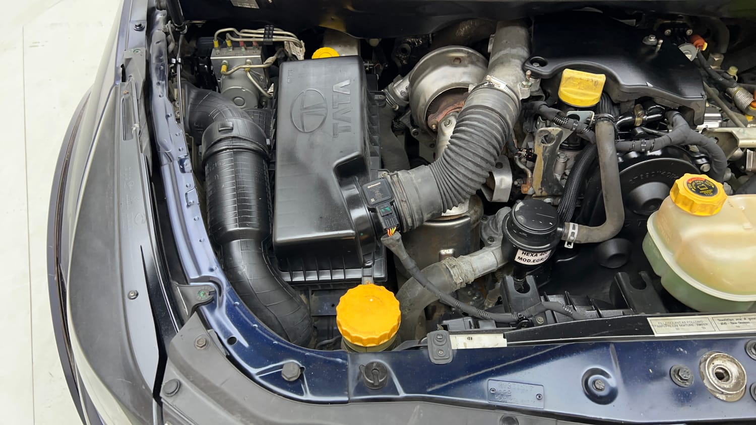 Used 2018 Tata Hexa XTA 4x2 7 STR Diesel Automatic engine ENGINE RIGHT SIDE VIEW