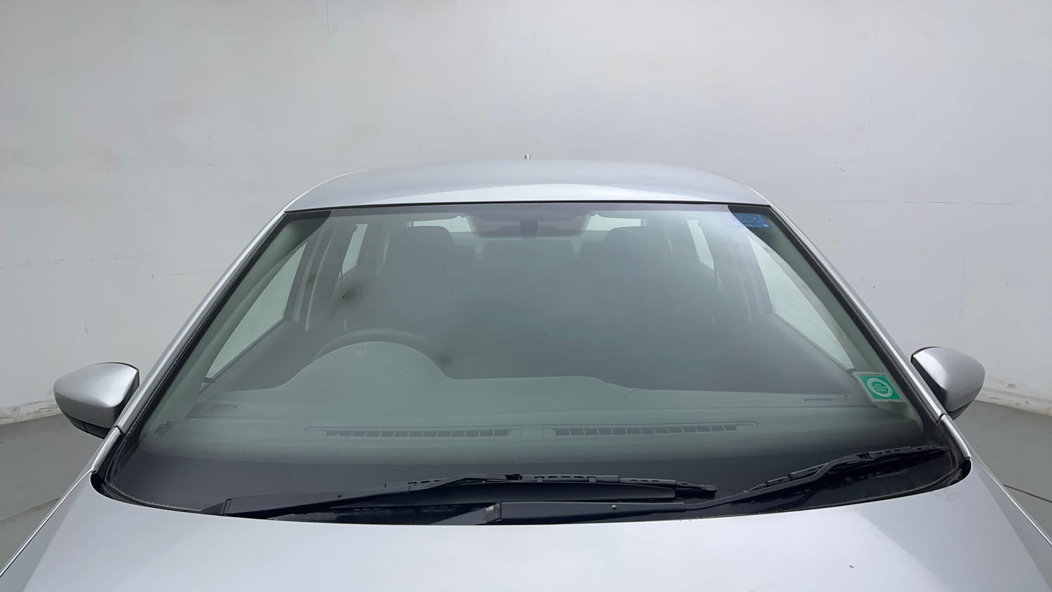 Used 2018 Volkswagen Ameo Trendline 1.0L (P) Petrol Manual exterior FRONT WINDSHIELD VIEW