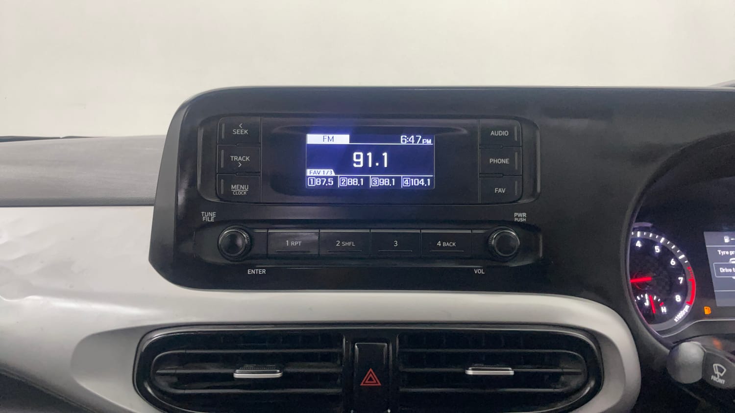 Used 2026 Hyundai Grand i10 Nios Magna 1.2 Kappa Petrol Manual top_features Integrated (in-dash) music system
