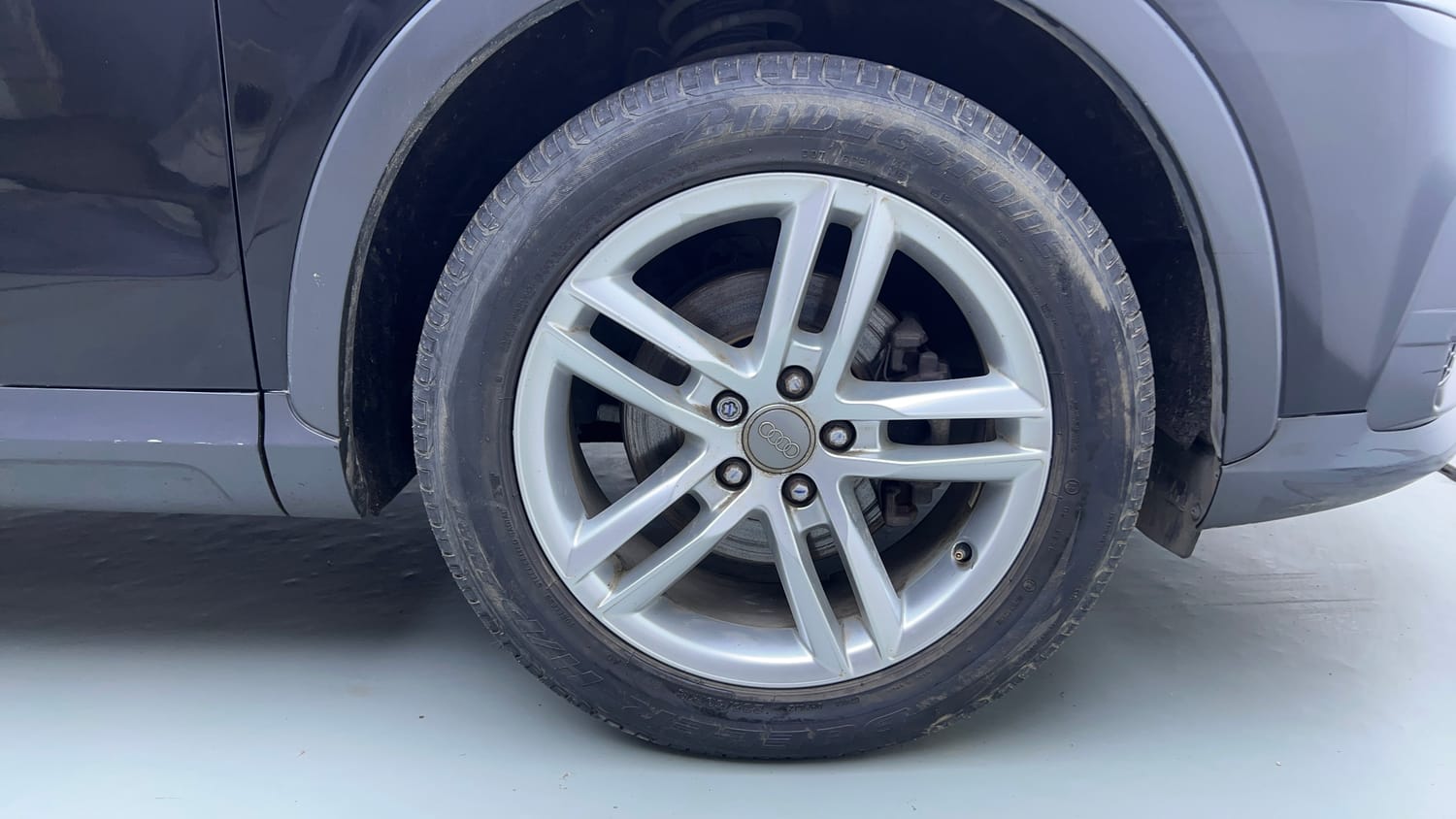 Used 2019 Audi Q3 30 TFSI Premium Petrol Automatic tyres RIGHT FRONT TYRE RIM VIEW