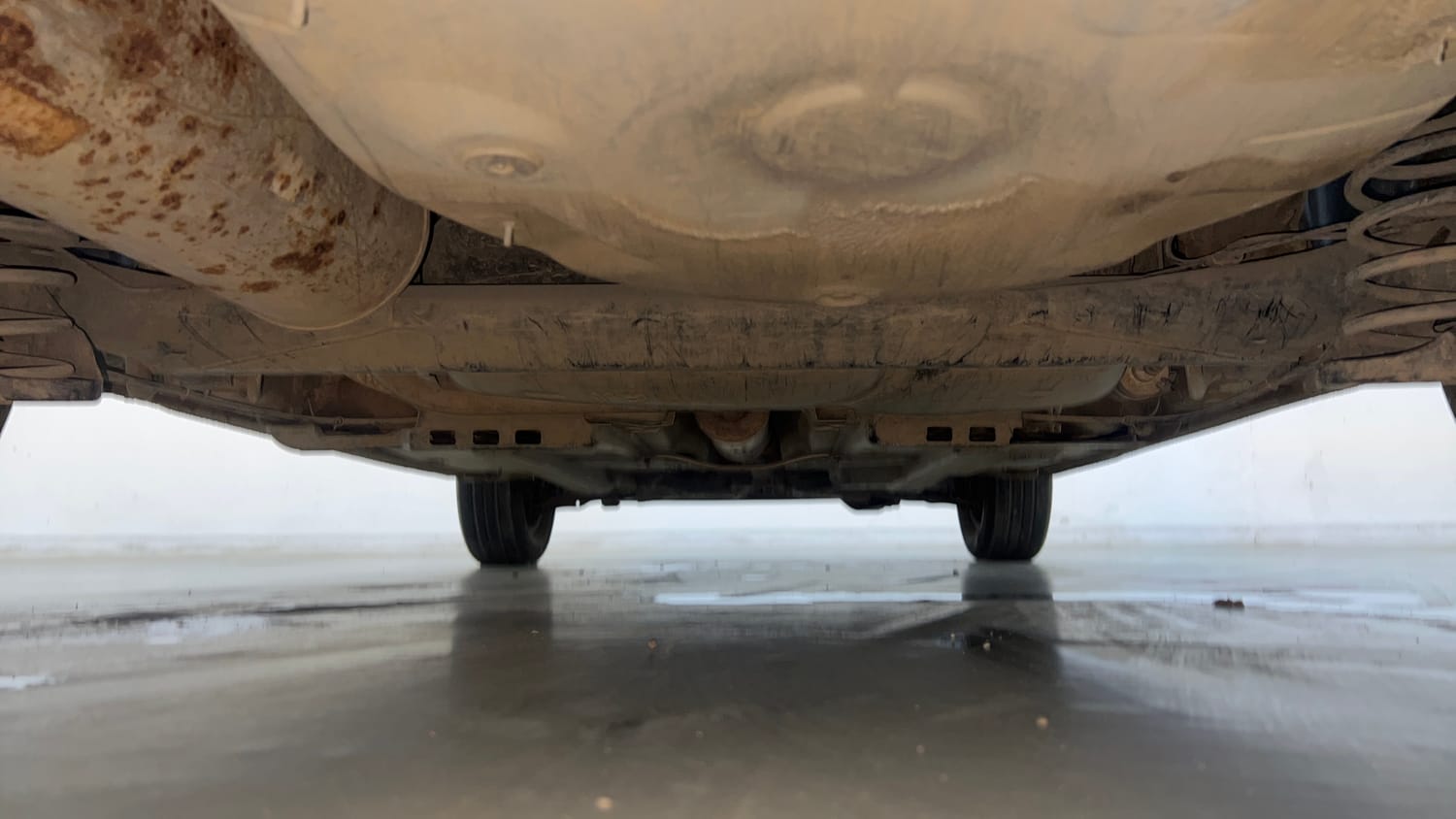 Used 2018 Volkswagen Ameo Trendline 1.0L (P) Petrol Manual extra REAR UNDERBODY VIEW (TAKEN FROM REAR)