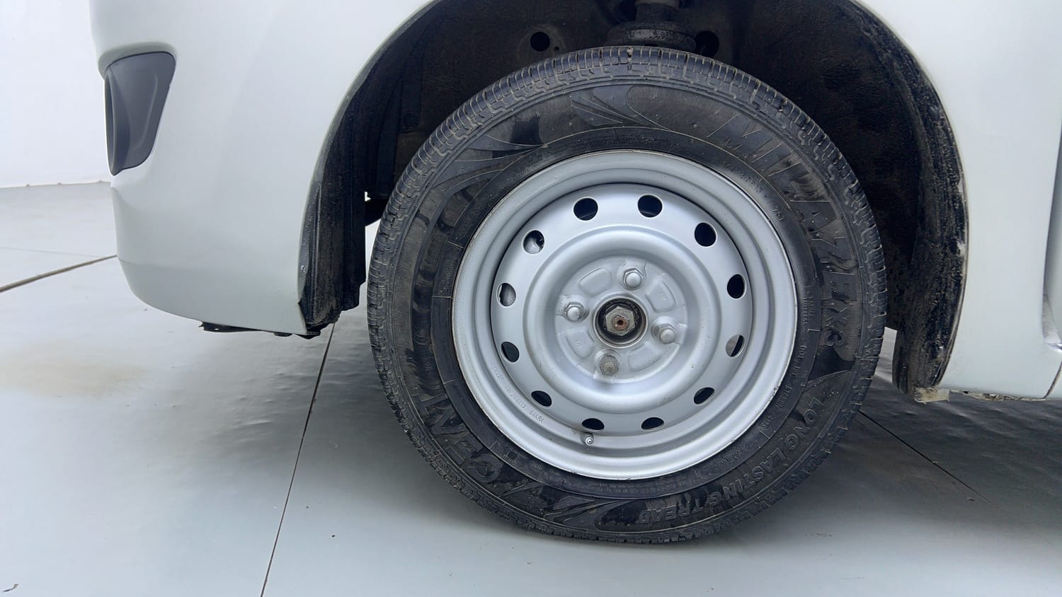 Used 2016 Maruti Suzuki Wagon R LXI CNG Cng Manual tyres LEFT FRONT TYRE RIM VIEW