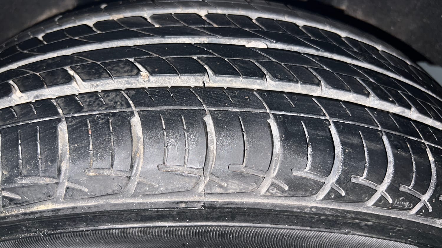 Used 2019 Maruti Suzuki Baleno Delta 1.2 Petrol Manual tyres LEFT REAR TYRE TREAD VIEW