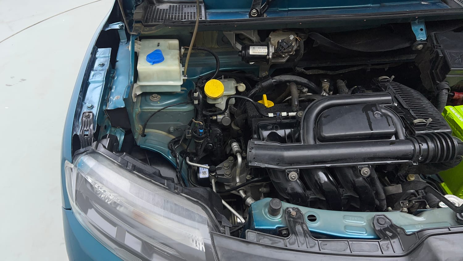 Used 2021 Renault Kwid RXT 1.0 AMT (O) Petrol Automatic engine ENGINE RIGHT SIDE VIEW