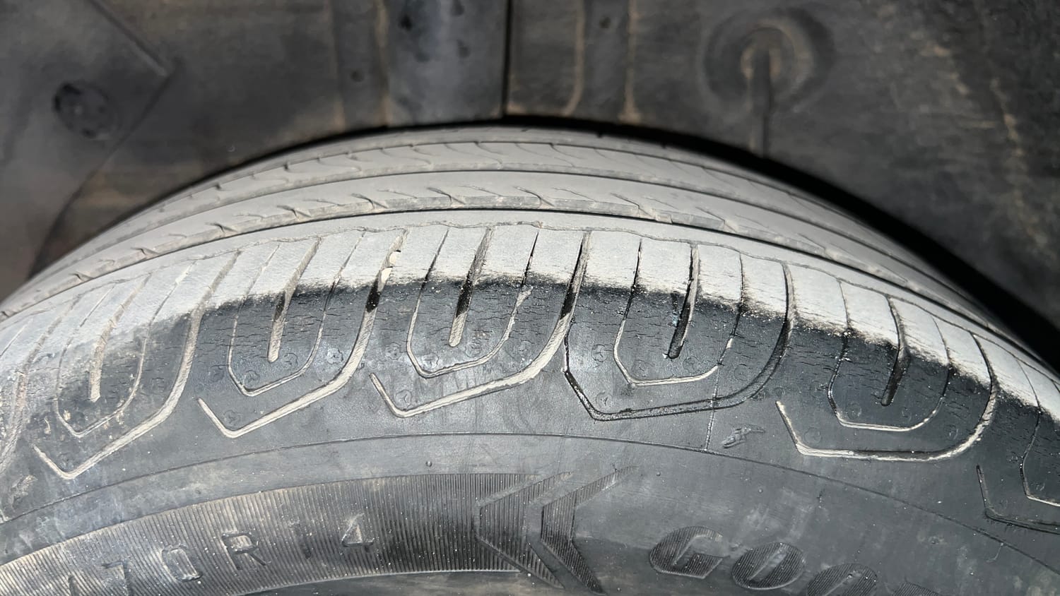 Used 2018 Hyundai Elite i20 Sportz 1.2 Petrol Manual tyres RIGHT REAR TYRE TREAD VIEW