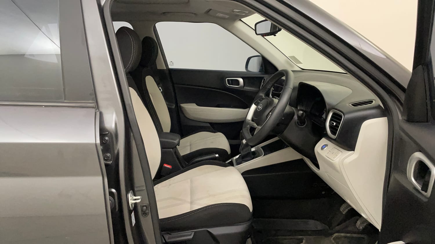 Used 2024 Hyundai Venue SX 1.2 Petrol Petrol Manual interior RIGHT SIDE FRONT DOOR CABIN VIEW