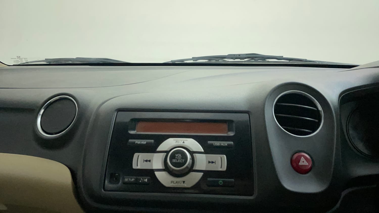 Used 2014 Honda Amaze 1.2 S AT i-VTEC Petrol Automatic top_features Integrated (in-dash) music system