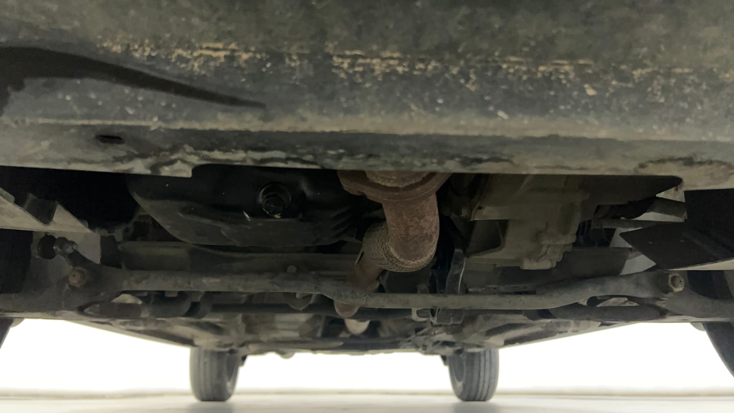 Used 2020 Tata Tiago Revotron XZ Plus Petrol Manual extra FRONT LEFT UNDERBODY VIEW
