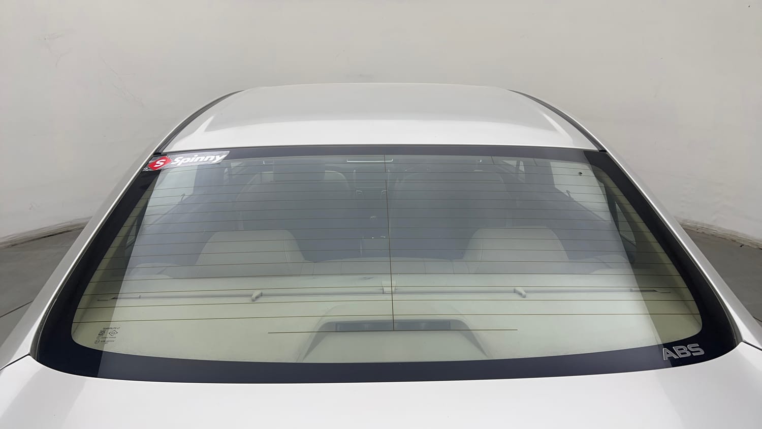 Used 2015 Maruti Suzuki Ciaz ZXI+ Petrol Manual exterior BACK WINDSHIELD VIEW