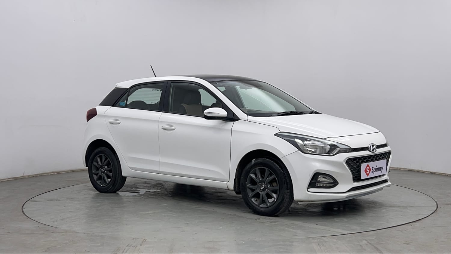 Used 2019 Hyundai Elite i20 Sportz 1.2 Petrol Manual exterior RIGHT FRONT CORNER VIEW
