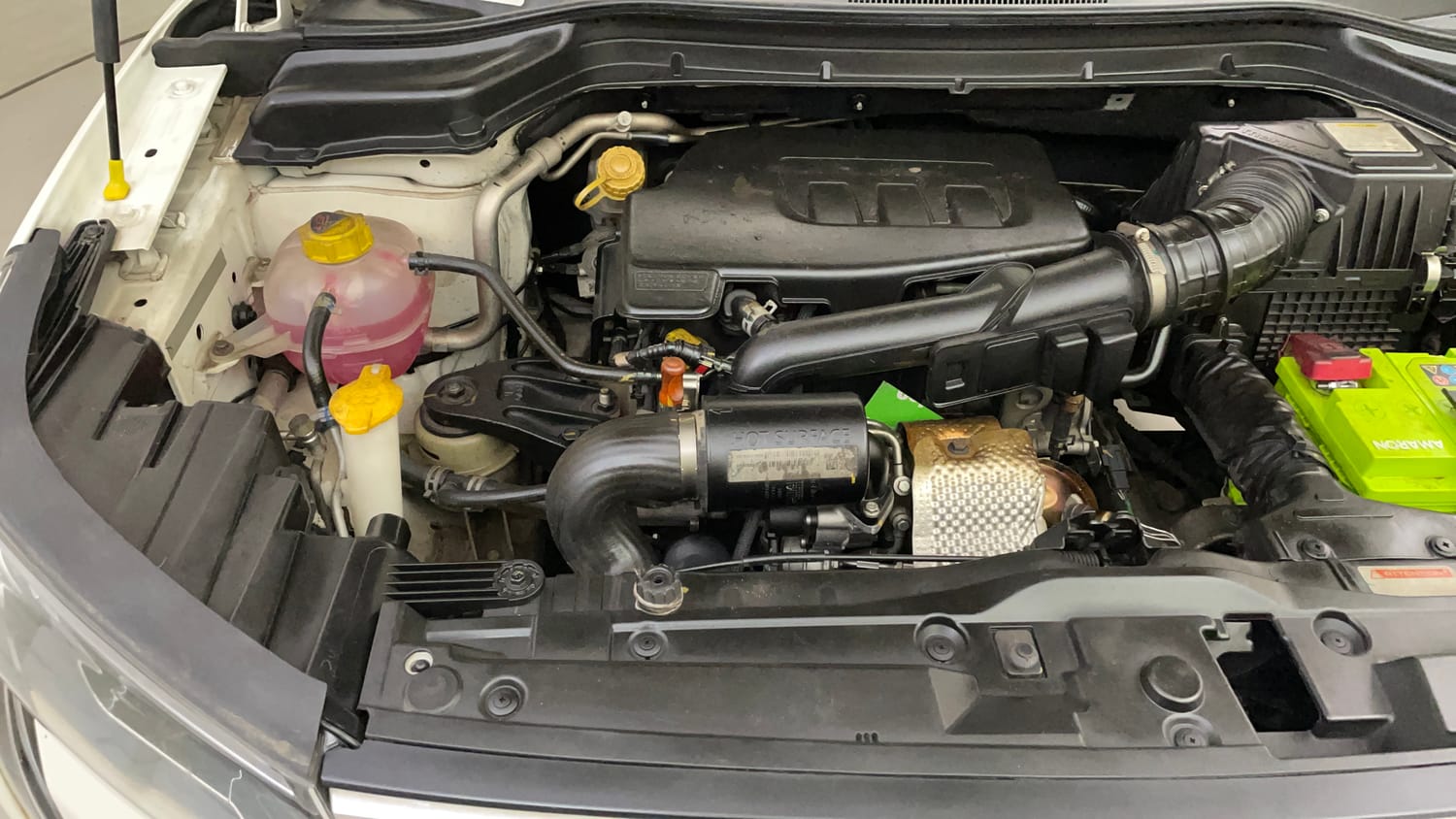 Used 2021 Mahindra XUV 300 W8 1.2 Petrol Petrol Manual engine ENGINE RIGHT SIDE VIEW
