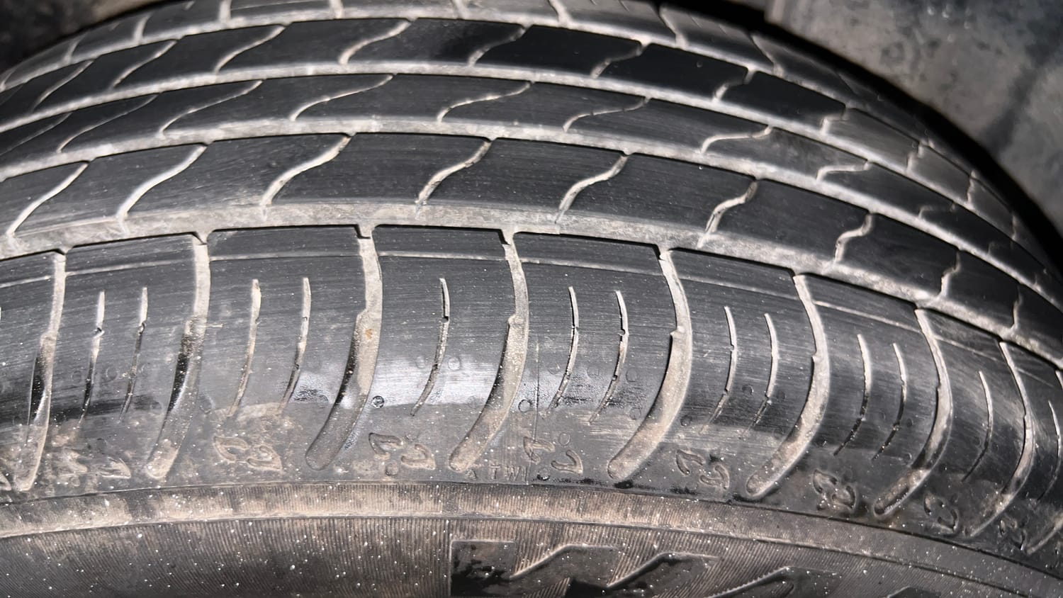 Used 2024 Maruti Suzuki Fronx Delta Plus (O) 1.2L MT Petrol Manual tyres LEFT REAR TYRE TREAD VIEW