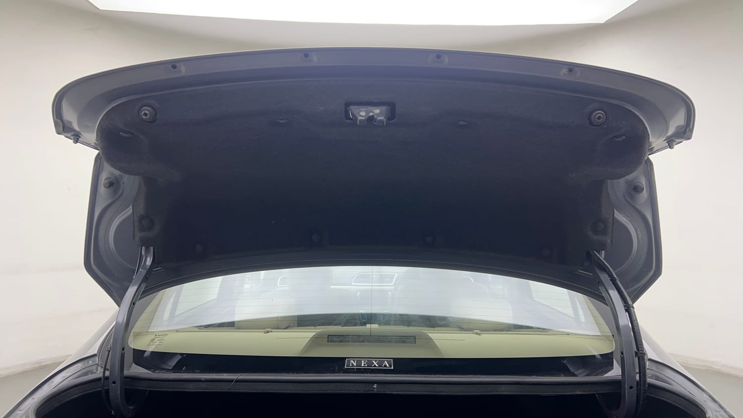 Used 2018 Maruti Suzuki Ciaz Alpha Hybrid 1.5 AT Petrol Automatic interior DICKY DOOR OPEN VIEW