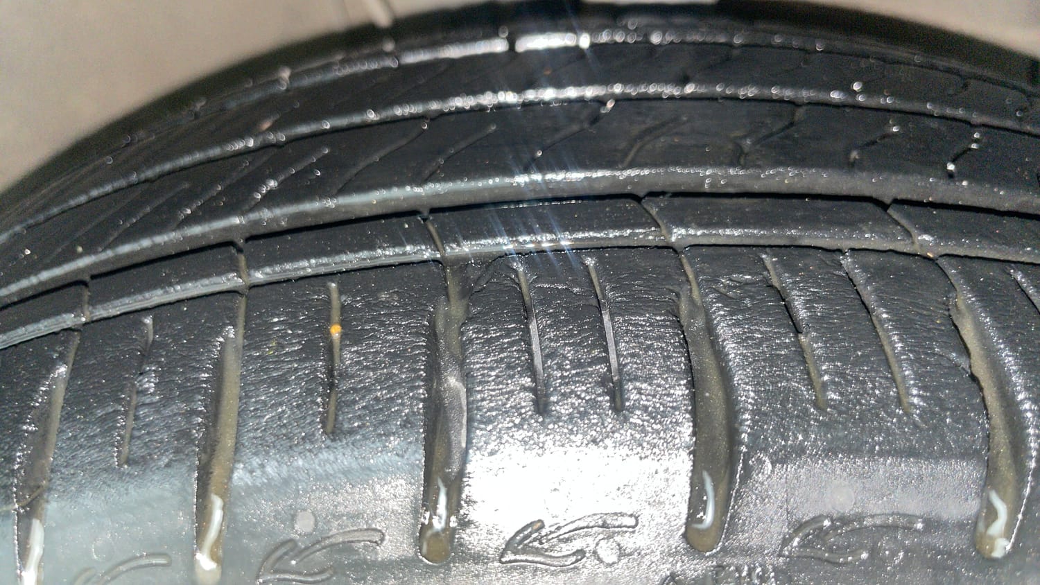 Used 2024 Hyundai Grand i10 Nios Asta 1.2 Kappa AMT Petrol Automatic tyres RIGHT FRONT TYRE TREAD VIEW