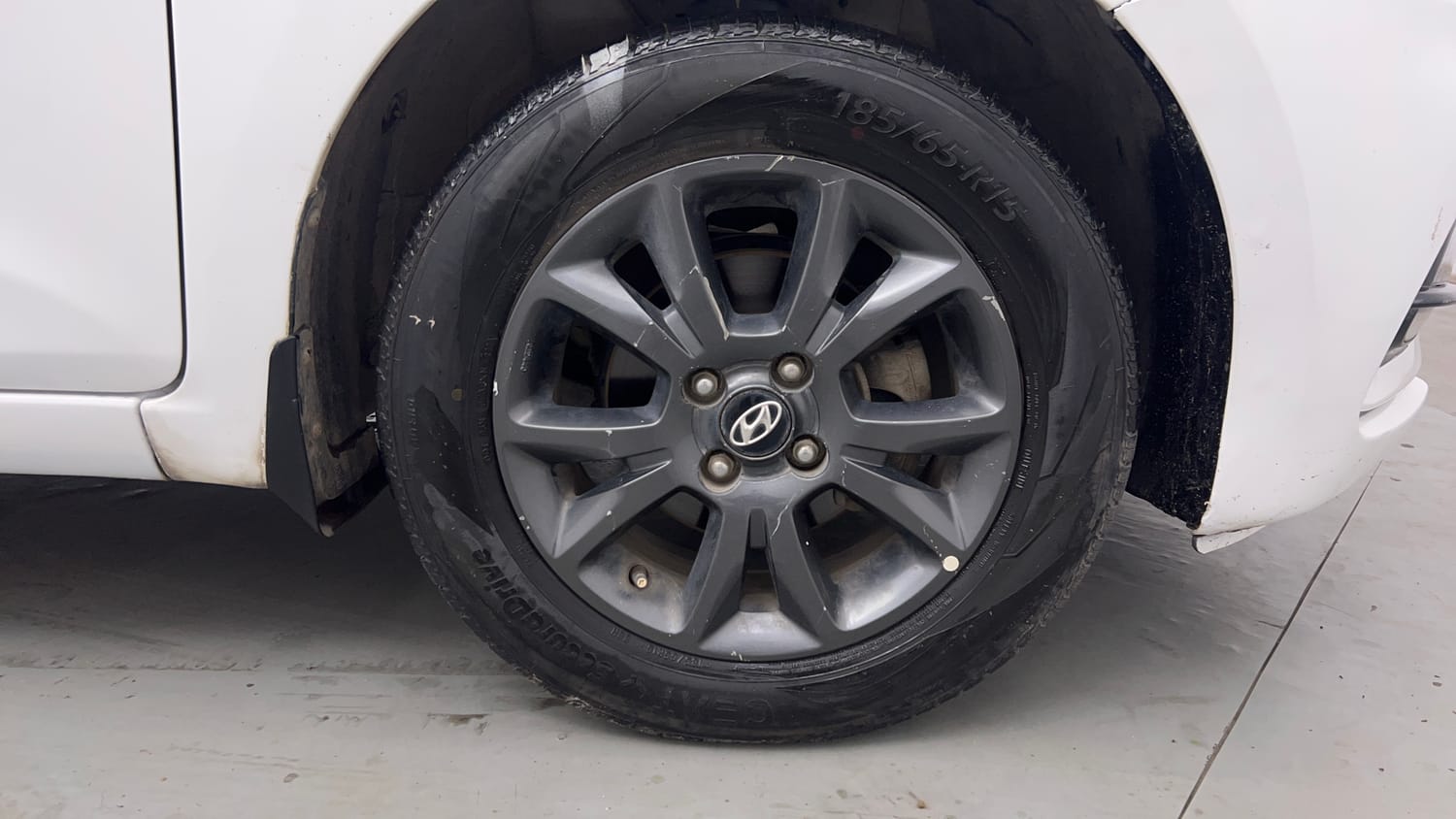 Used 2019 Hyundai Elite i20 Sportz 1.2 Petrol Manual tyres RIGHT FRONT TYRE RIM VIEW