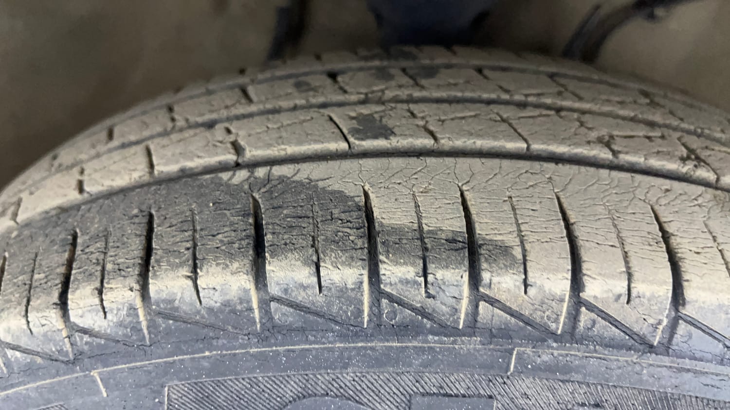 Used 2021 Maruti Suzuki Alto 800 LXi Petrol Manual tyres RIGHT FRONT TYRE TREAD VIEW