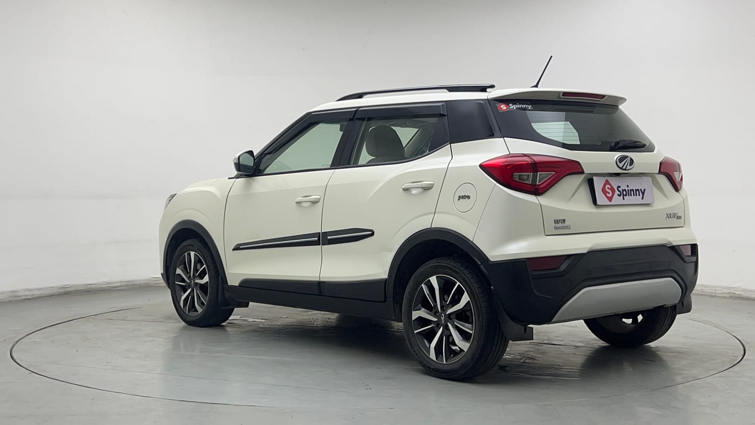 Used 2022 Mahindra XUV 300 W8 (O) 1.2 Petrol AMT Petrol Automatic exterior LEFT REAR CORNER VIEW
