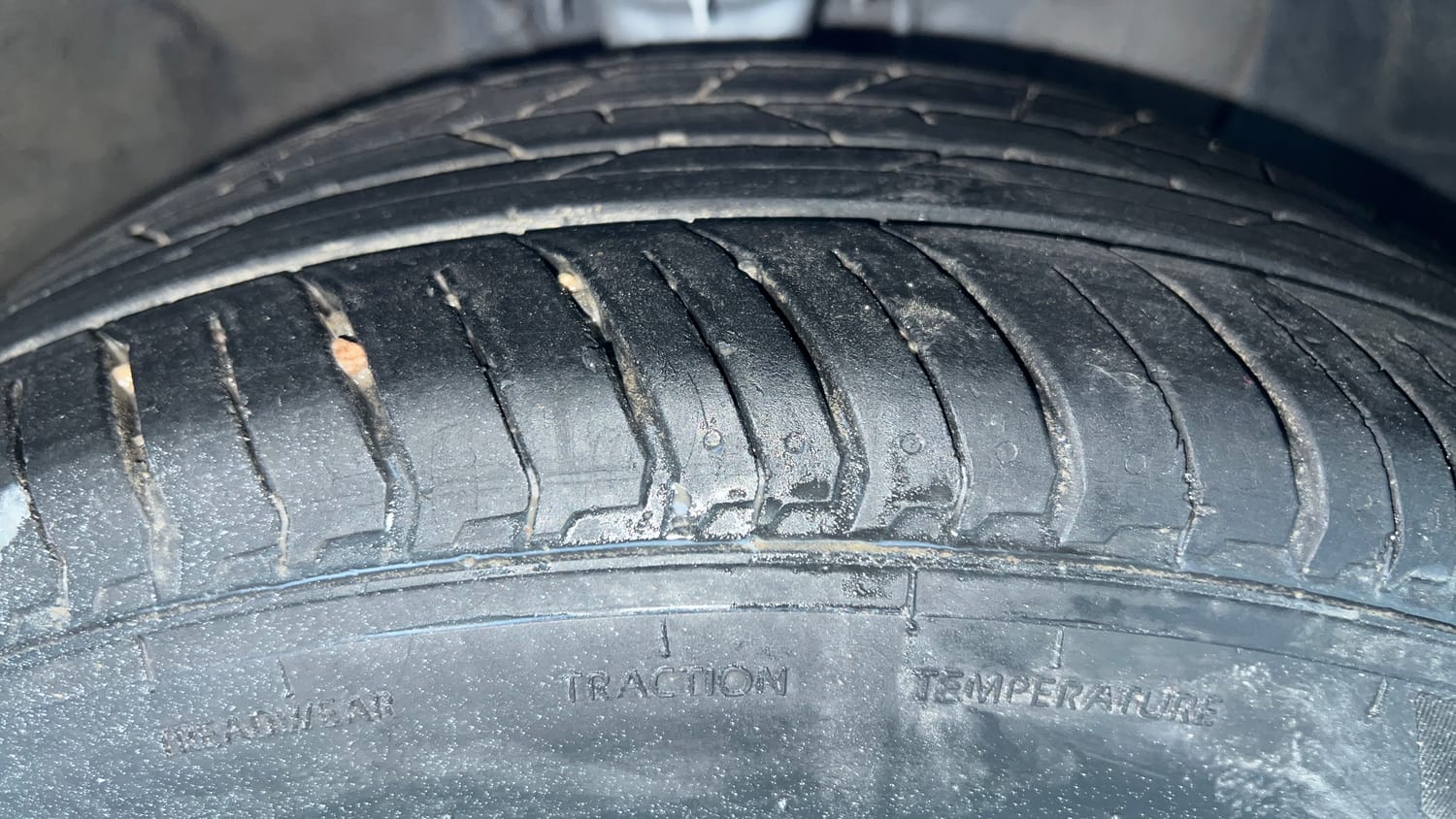 Used 2015 Hyundai Elite i20 Asta 1.2 Petrol Manual tyres RIGHT FRONT TYRE TREAD VIEW