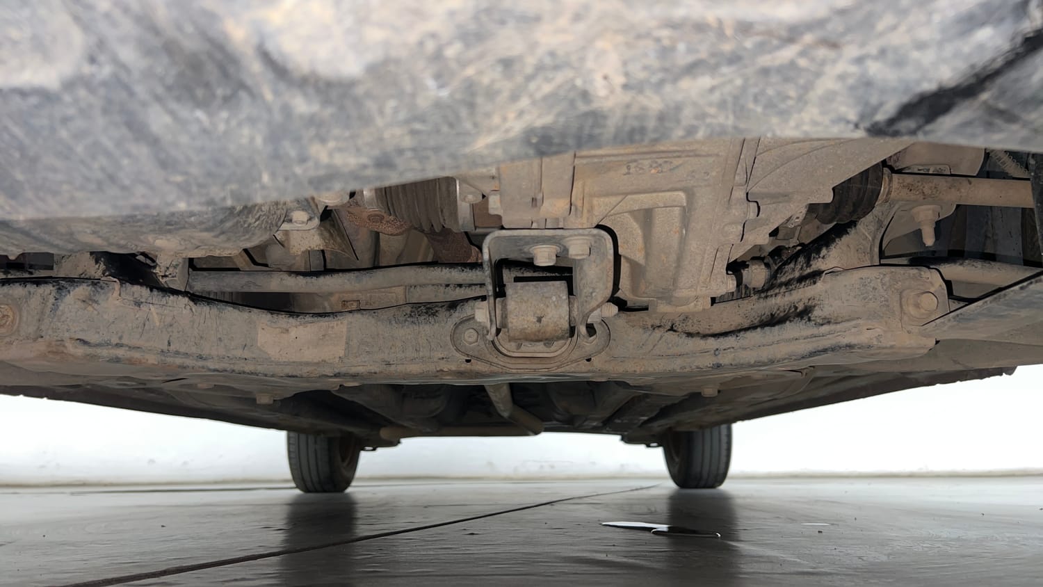 Used 2018 Hyundai Elite i20 Sportz 1.2 Petrol Manual extra FRONT LEFT UNDERBODY VIEW