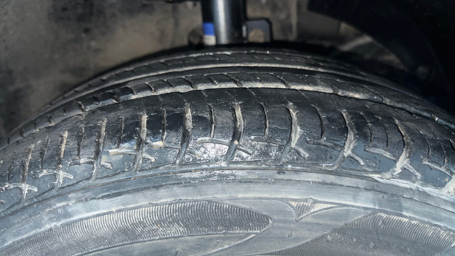Used 2017 Maruti Suzuki Baleno Delta 1.2 Petrol Manual tyres RIGHT FRONT TYRE TREAD VIEW