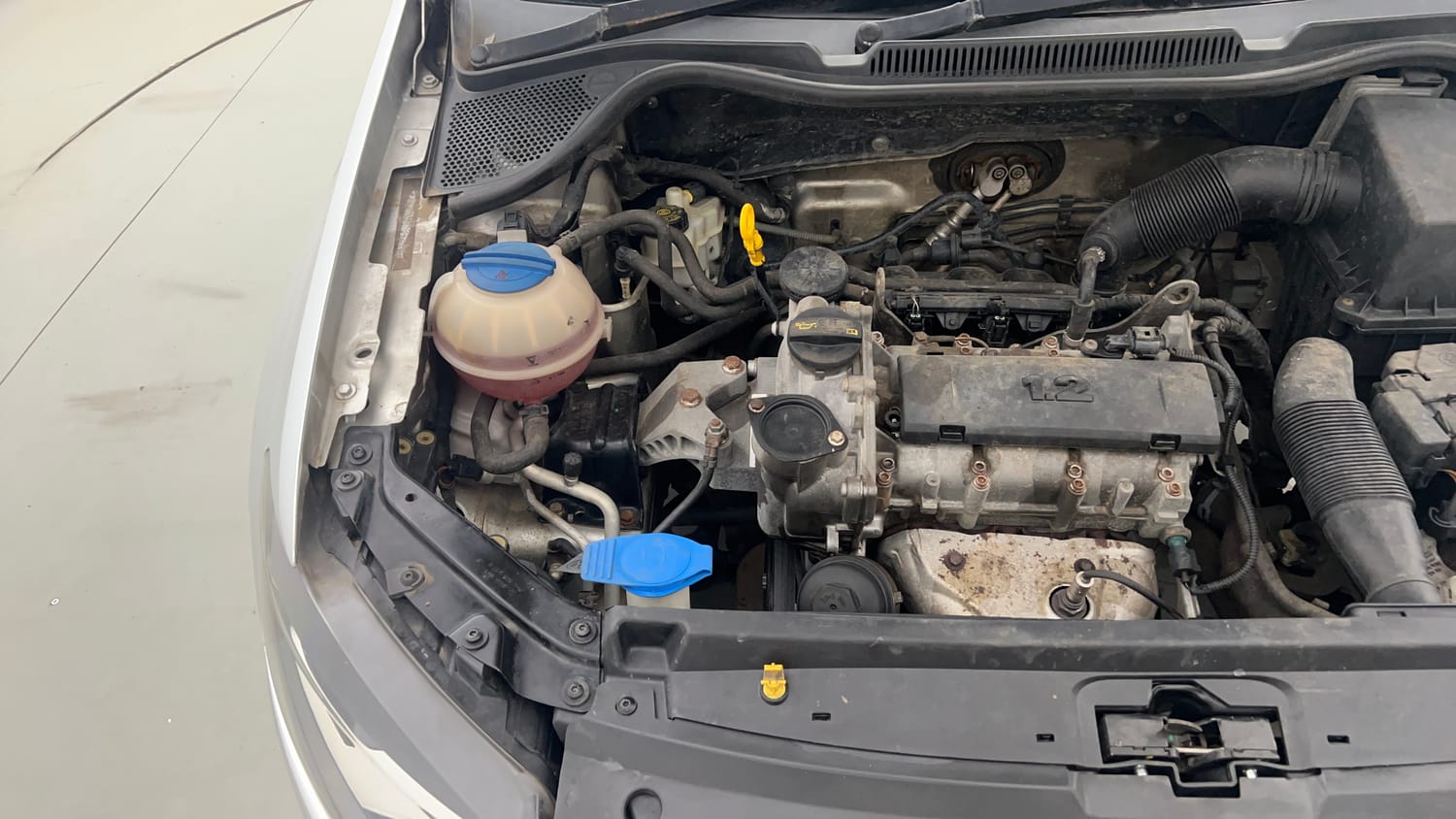 Used 2014 Volkswagen Polo Trendline 1.2L (P) Petrol Manual engine ENGINE RIGHT SIDE VIEW