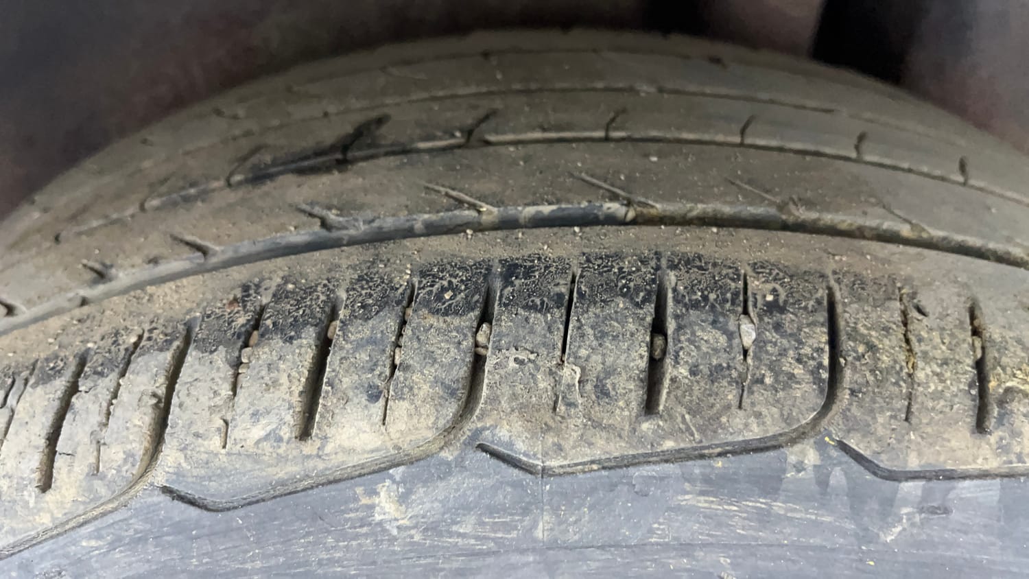 Used 2017 Maruti Suzuki Ciaz Alpha 1.4 AT Petrol Automatic tyres LEFT REAR TYRE TREAD VIEW
