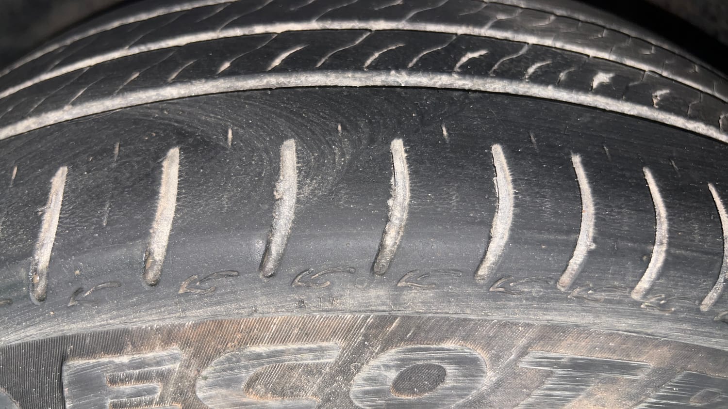 Used 2023 Tata Altroz XZ Diesel Diesel Manual tyres LEFT FRONT TYRE TREAD VIEW